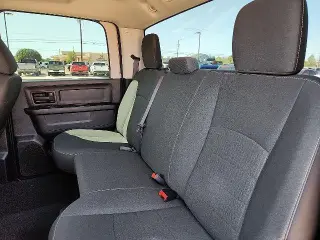 Ram 1500 Classic 2023 4x4 Tradesman 4p. Cabina de tripulación 5.5 pies CA Pickup