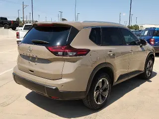 Crossover Nissan Rogue 2025 SV 4p