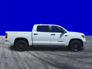 Toyota Tundra 2021 4x2 SR5 4 puertas CrewMax Cab Pickup SB