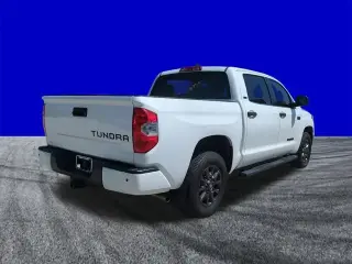 Toyota Tundra 2021 4x2 SR5 4 puertas CrewMax Cab Pickup SB