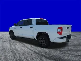 Toyota Tundra 2021 4x2 SR5 4 puertas CrewMax Cab Pickup SB