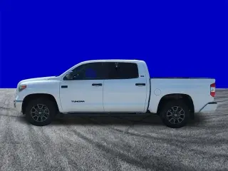 Toyota Tundra 2021 4x2 SR5 4 puertas CrewMax Cab Pickup SB