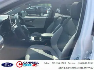 Toyota RAV4 2025 AWD XLE 4p SUV