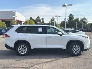 Toyota Grand Highlander 2024 AWD XLE 4 puertas SUV