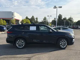 Toyota Highlander Híbrido 2022 AWD Limited 4 puertas SUV