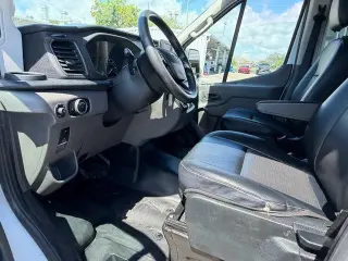 Ford Transit 2024 250 3 puertas LWB Techo Medio Furgón de Carga