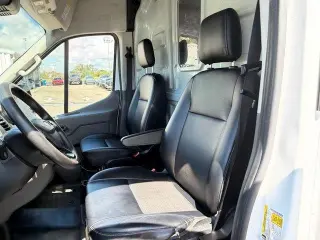 Ford Transit 2024 250 3 puertas LWB Techo Medio Furgón de Carga