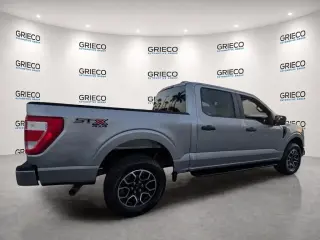 Ford F-150 2023 4x4 XL 4 puertas SuperCrew 5.5 pies. SB