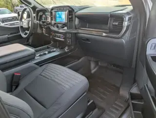 Ford F-150 2023 4x4 XL 4 puertas SuperCrew 5.5 pies. SB