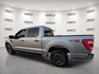 Ford F-150 2023 4x4 XL 4 puertas SuperCrew 5.5 pies. SB
