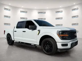 Ford F-150 2025 4x2 STX 4 puertas SuperCrew 5.5 pies. SB