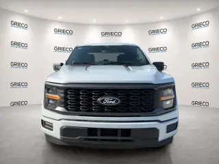 Ford F-150 2025 4x2 STX 4 puertas SuperCrew 5.5 pies. SB