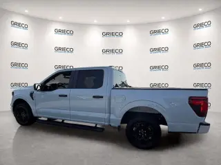 Ford F-150 2025 4x2 STX 4 puertas SuperCrew 5.5 pies. SB