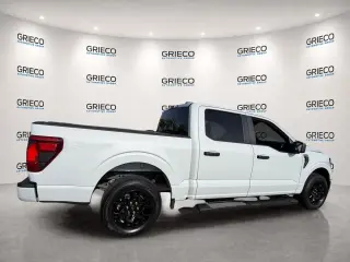 Ford F-150 2025 4x2 STX 4 puertas SuperCrew 5.5 pies. SB