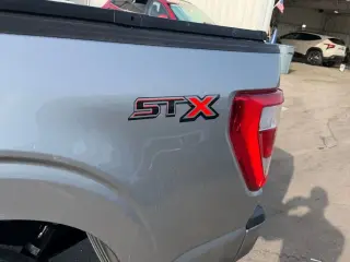 Ford F-150 2023 4x2 XL Cabina Super 4 puertas 6.5 pies SB