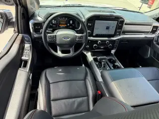 Ford F-150 2022 4x4 XL 4 puertas SuperCrew 5.5 pies. SB