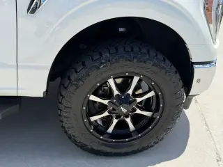 Ford F-150 2022 4x4 XL 4 puertas SuperCrew 5.5 pies. SB