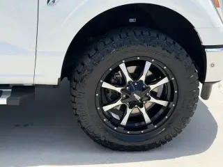 Ford F-150 2022 4x4 XL 4 puertas SuperCrew 5.5 pies. SB