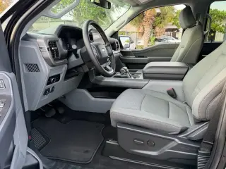 Ford F-150 Lightning 2025 AWD XLT 4 puertas SuperCrew 5.5 pies. SB