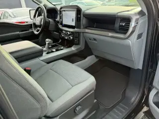 Ford F-150 Lightning 2025 AWD XLT 4 puertas SuperCrew 5.5 pies. SB