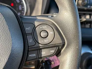 Toyota RAV4 2021 LE 4p SUV