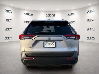 Toyota RAV4 2021 LE 4p SUV