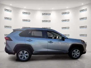 Toyota RAV4 2021 LE 4p SUV