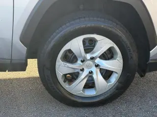 Toyota RAV4 2021 LE 4p SUV