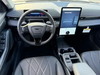 Ford Mustang Mach-E 2025 Select 4p SUV