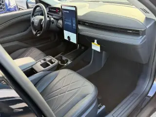 Ford Mustang Mach-E 2025 Select 4p SUV