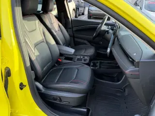 Ford Mustang Mach-E 2025 Premium 4p SUV