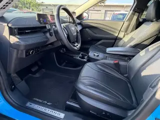 Ford Mustang Mach-E 2023 Premium 4p SUV