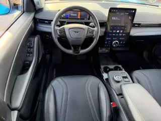 Ford Mustang Mach-E 2023 Premium 4p SUV
