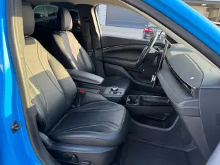 Ford Mustang Mach-E 2023 Premium 4p SUV