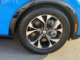 Ford Mustang Mach-E 2023 Premium 4p SUV