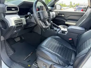 Toyota Tacoma 2024 4x4 SR5 4p Doble Cabina 5.0 ft SB