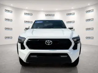 Toyota Tacoma 2024 4x4 SR5 4p Doble Cabina 5.0 ft SB