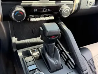 Toyota Tacoma 2024 4x4 SR5 4p Doble Cabina 5.0 ft SB