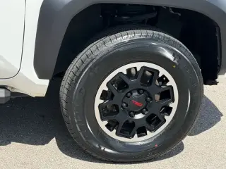 Toyota Tacoma 2024 4x4 SR5 4p Doble Cabina 5.0 ft SB