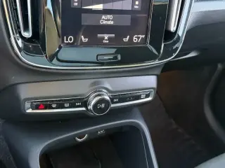 Volvo XC40 2021 AWD T5 R-Design 4p SUV