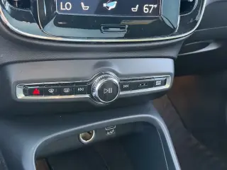 Volvo XC40 2021 AWD T5 R-Design 4p SUV