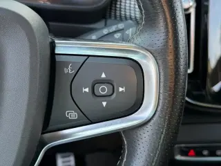 Volvo XC40 2021 AWD T5 R-Design 4p SUV