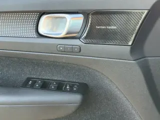 Volvo XC40 2021 AWD T5 R-Design 4p SUV