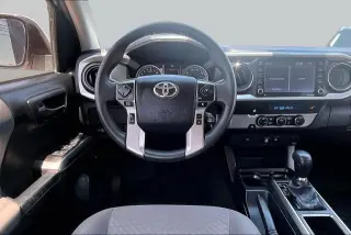 Toyota Tacoma 2022 4x2 TRD Sport 4 puertas Doble Cabina 6.1 pies LB