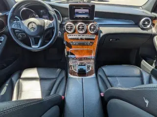 Mercedes-Benz GLC 2017 GLC 300 SUV de 4 puertas