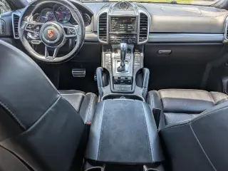 Porsche Cayenne 2016 AWD GTS SUV de 4 puertas