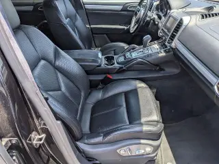 Porsche Cayenne 2016 AWD GTS SUV de 4 puertas