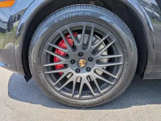 Porsche Cayenne 2016 AWD GTS SUV de 4 puertas