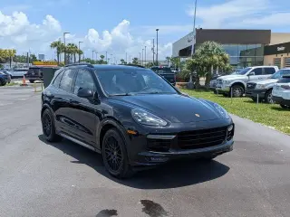 Porsche Cayenne 2016 AWD GTS SUV de 4 puertas