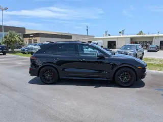 Porsche Cayenne 2016 AWD GTS SUV de 4 puertas